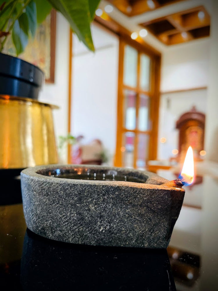 Soapstone Agal Lamp Capacity = 80ml oil, Weight 100g