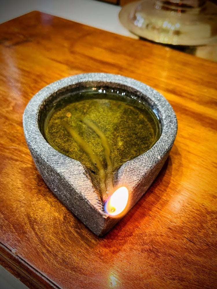 Soapstone Agal  Lamp    Capacity = 80ml oil, Weight 100g