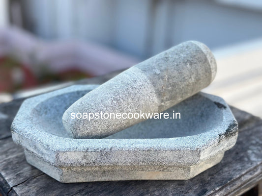 Mortar & Pestle-Oval ,Size=6/10 inch,  Height 2 inch , Weight=3.5 Kg