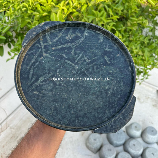 Tawa-New , 9 -10 inch Diameter,  10-12 mm thickness,  Weight=1 Kg